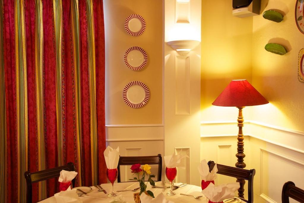 Tully'S Hotel Castlerea Eksteriør bilde